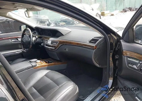 2011 Mercedes-Benz S 400 Hybrid z USA, uszkodzony, nr VIN WDDNG9FB9BA366184